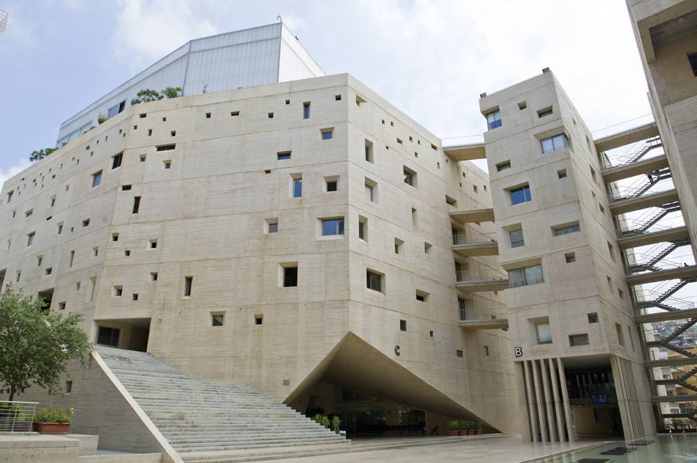 مؤتمر دولي في جامعة القدّيس يوسف عن تحدّيات الكنيسة