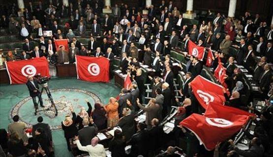 بعد استقالة 32 نائبًا بنداء تونس.. الأغلبية تنتقل لحزب النهضة