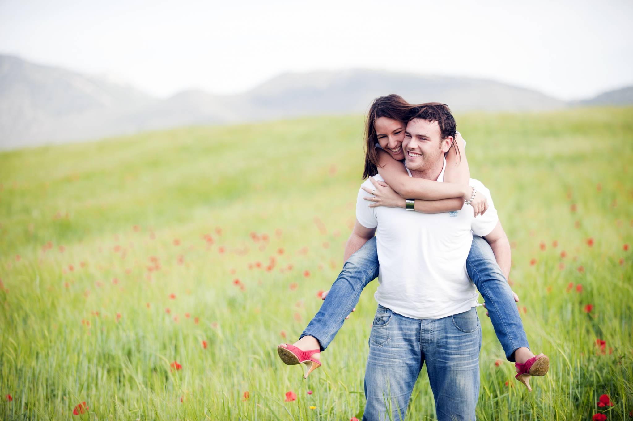 كيف تجعلين الرجل يتعلّق بكِ ويحبّك؟
