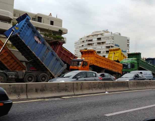 أصحاب الشاحنات يعتصمون... ونحو التصعيد
الخازن : للاستماع الى مطالبهم ومُساواتهم مع المناطق