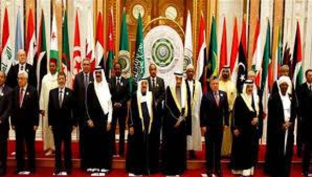 وصول الوفد الإماراتي برئاسة الشيخ محمد بن راشد إلى الرياض للمشاركة في القمة العربية اللاتينية