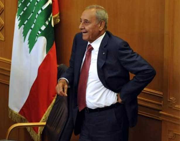 «عض اصابع» بين بري.. وعون وجعجع