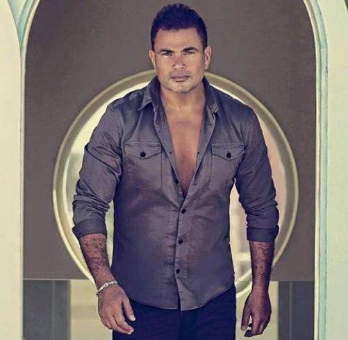 بالصور- هل خدع عمرو دياب الجمهور؟