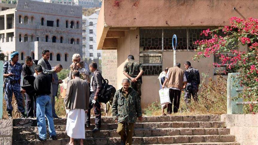 انتحاري يفجر نفسه بجامعة حكومية في" إب" وسط اليمن