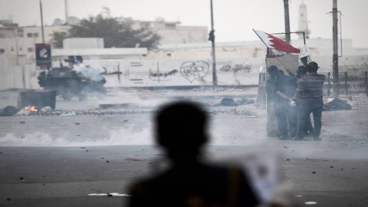 البحرين.. سجن معارض عامين بتهمة التحريض على خرق القانون