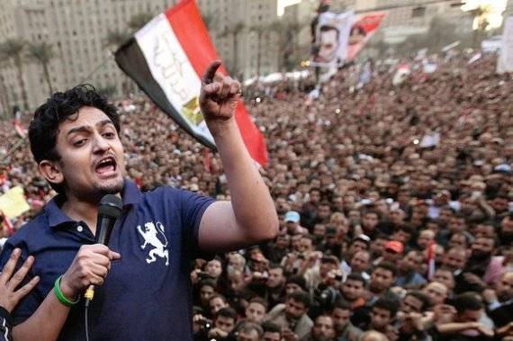 وائل غنيم الجديد .. هل كفر بالثورة؟