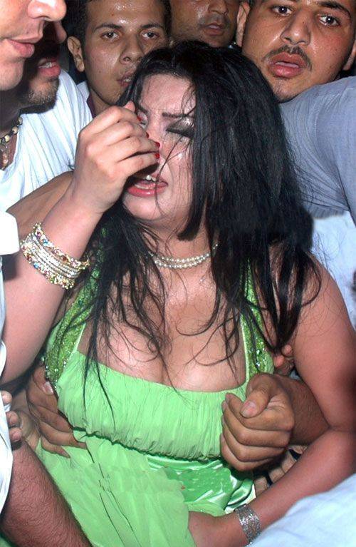 فضيحة الفنانة مروى المثيرة تتبول على نفسها!!!