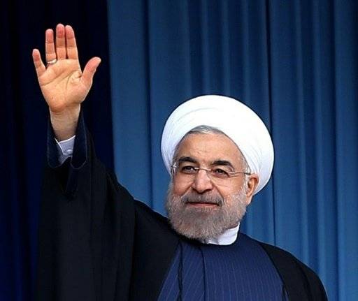 روحاني يعلن ان ايران ستوقع اتفاقات في فرنسا وستشتري "على الارجح" طائرات ايرباص