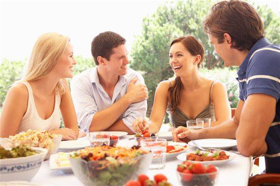 6 مواصفات في المرأة يتباهى بها الرجل أمام أصدقائه