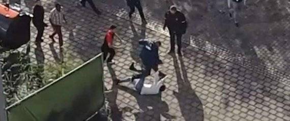 بالفيديو: شرطة ألمان يعتدون على لاجئ عراقي في مدينة "درسدن"