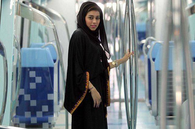 أول امرأة عربية تقود المترو في الشرق الأوسط!