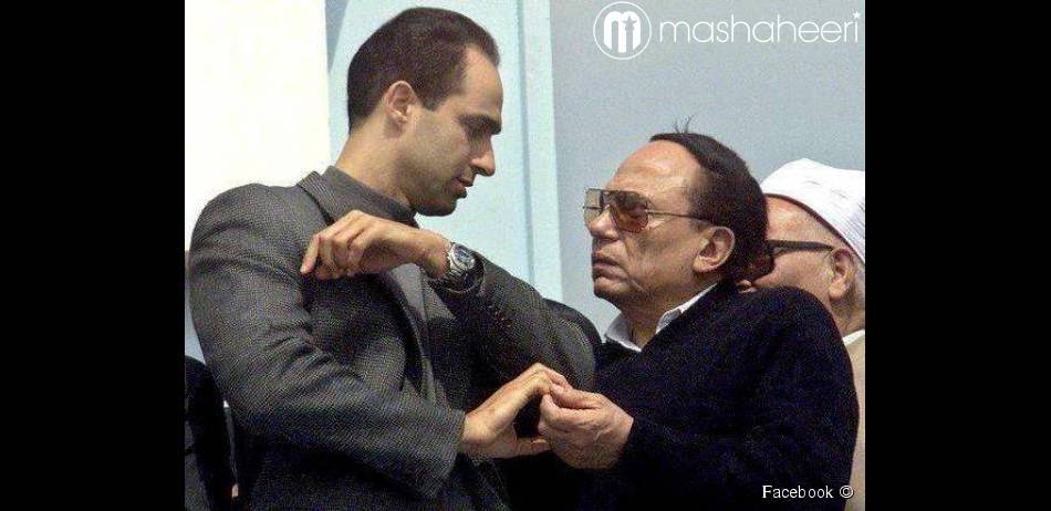القائمون على صفحة عادل امام يحذفون صورة له والسبب؟