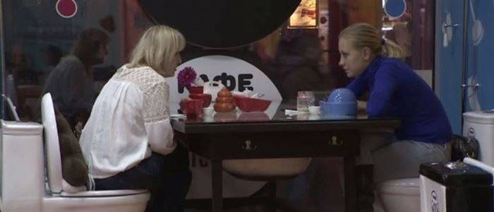 مطعم يقدم أطعمته في مراحيض يحقق نجاحا في موسكو (فيديو)