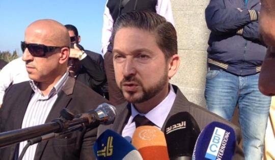 فيصل كرامي يزيح الستار عن لبنصب التذكاري للاسير في السجون الاسرائيلية يحيى سكاف