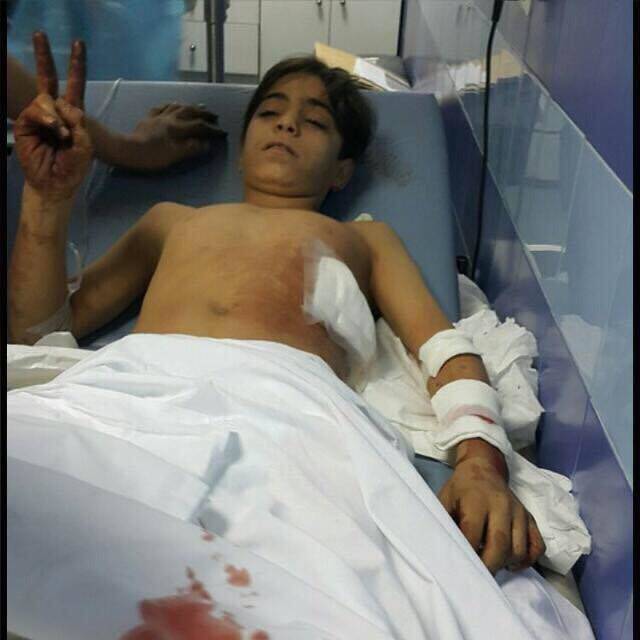 بالصورة.. طفلٌ ينجو من تفجير البرج