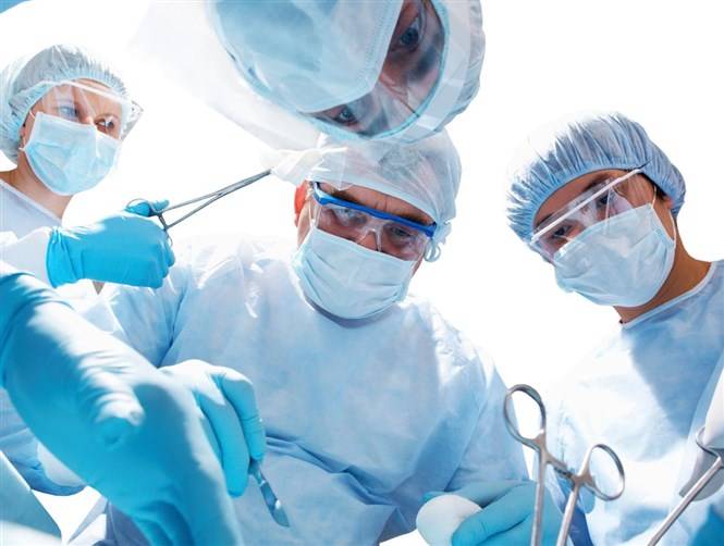 اعتُقل أثناء خضوعه لعملية تجميل