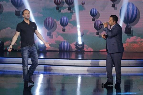 هل نجح إدوارد بأداء أغنيته إلى جانب الفنان أيمن زبيب؟