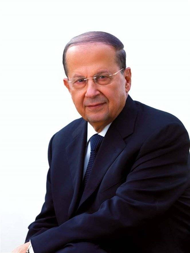 عون يحضر قداس عن راحة نفس سعيد عقل