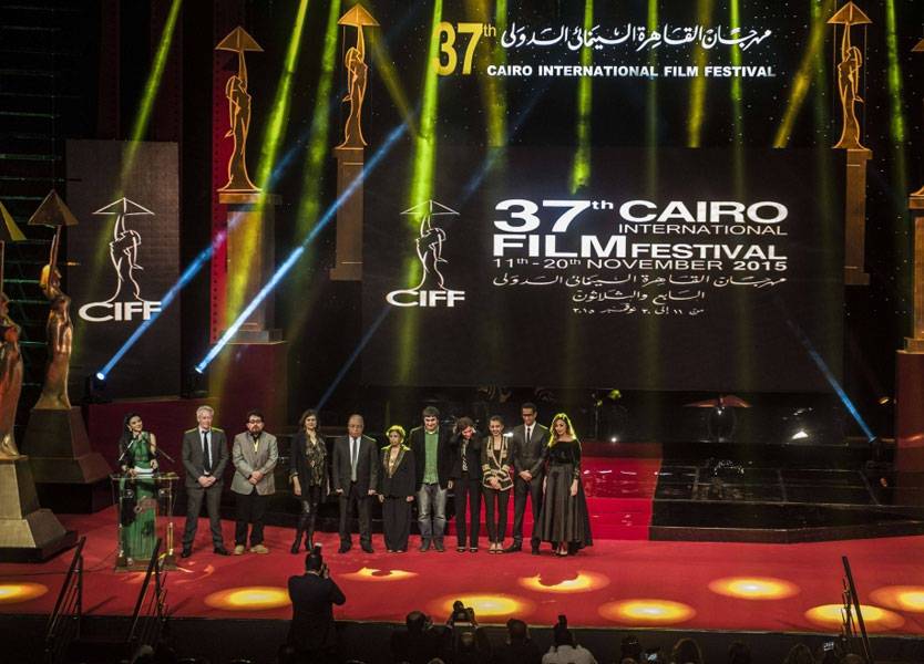 مهرجان القاهرة السينمائي...دقيقة صمت على ضحايا هجمات بيروت وباريس