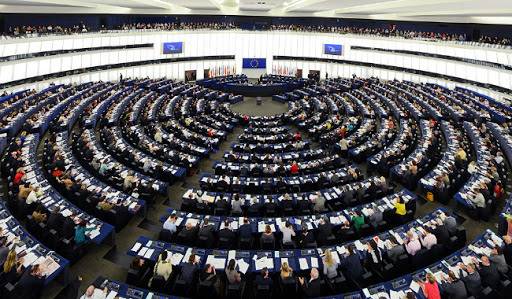 للمرة الأولى، برلمانيون أوروبيون يستعلمون آية من الإنجيل