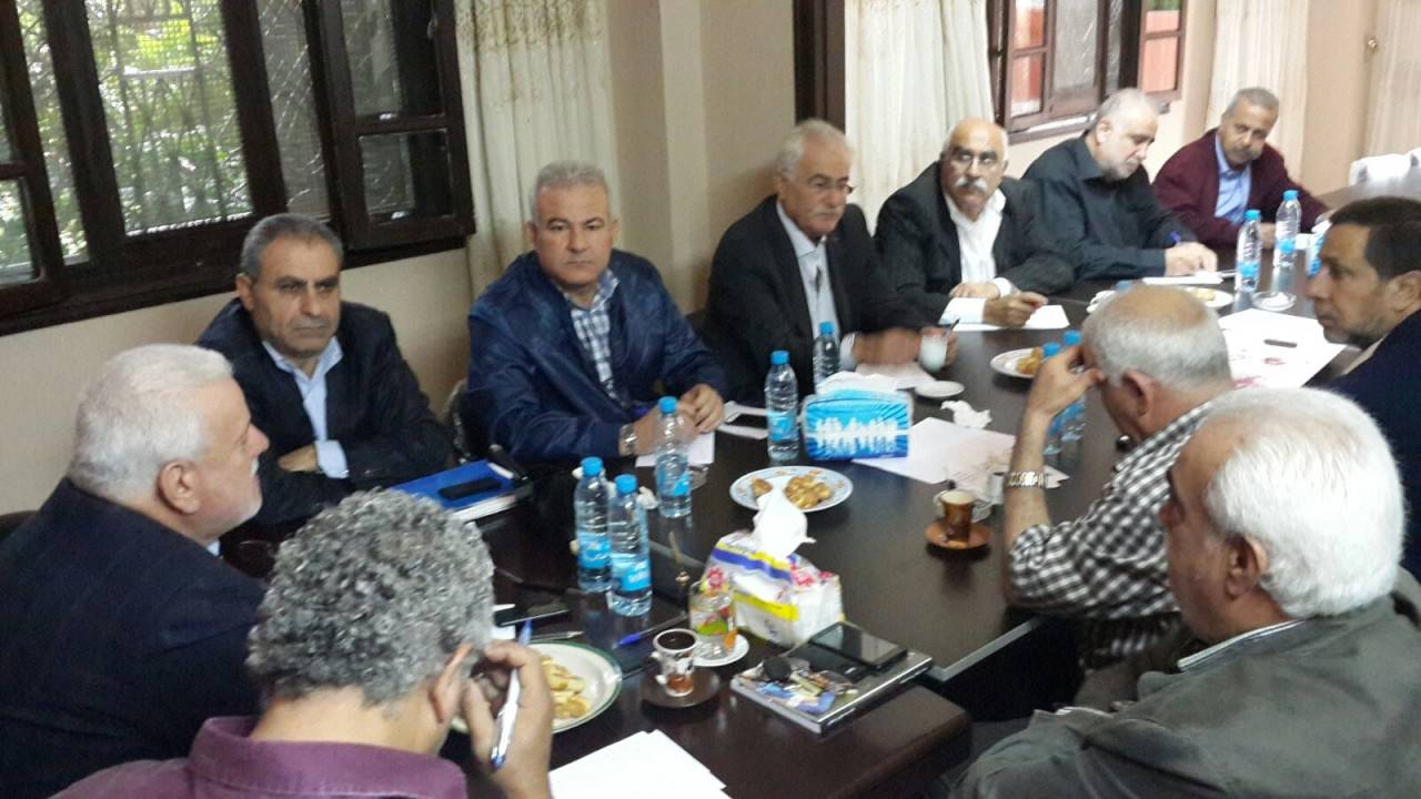 القوى الفلسطينية داخل المخيمات تتجهز لمراقبة النازحين