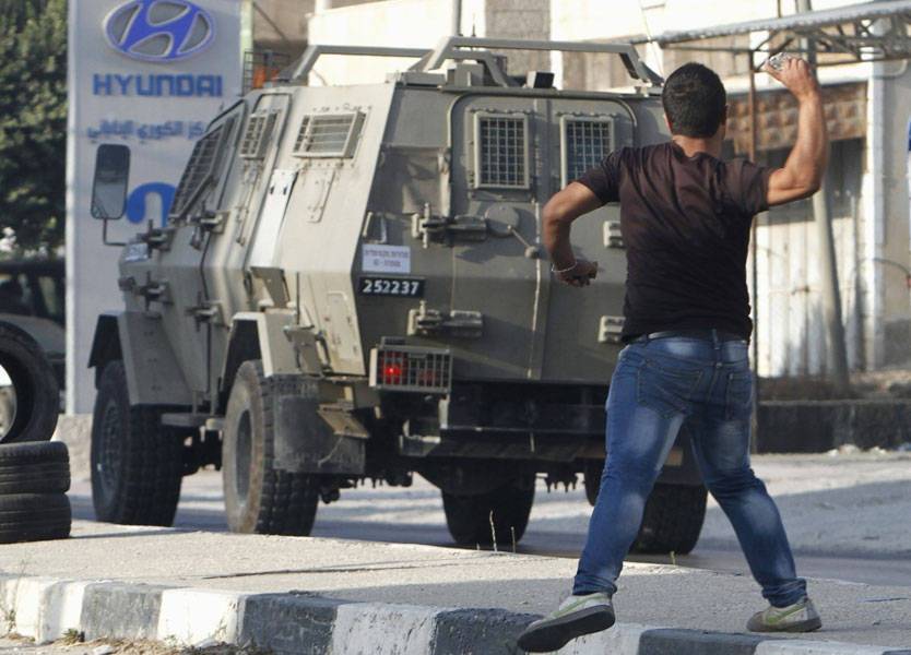 مقتل فلسطيني بعد ان اطلق النار على جنود اسرائيليين في الضفة الغربية