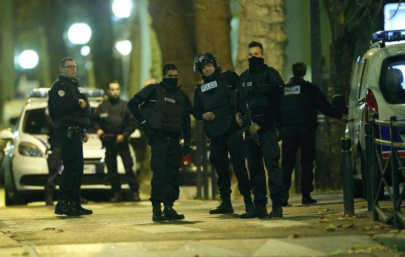 فرنسا في عين التهديد.. مسلحون وإطلاق نار وإصابات