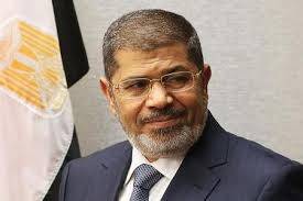 مرسي من داخل سجنه في طرة: مازلت رئيسًا لمصر