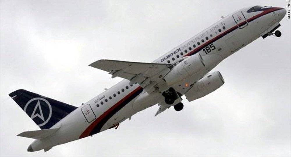 إيران  ترغب في الحصول على 100 طائرة SSJ100