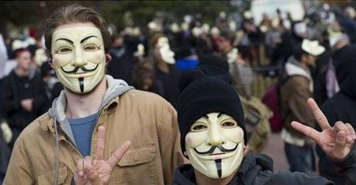 بالفيديو: “داعش” يرد على الـ”Anonymous” وينعتهم بالأغبياء