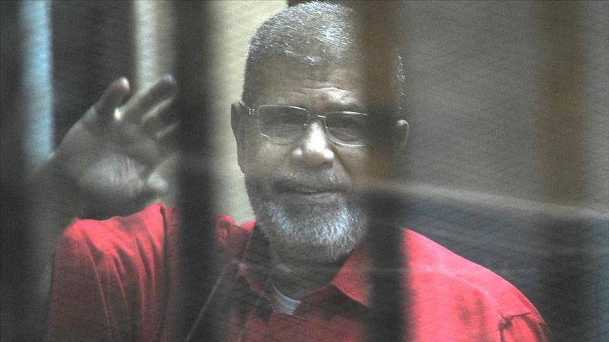 مرسي من داخل محبسه بسجن طرة: مازلت رئيسًا لمصر