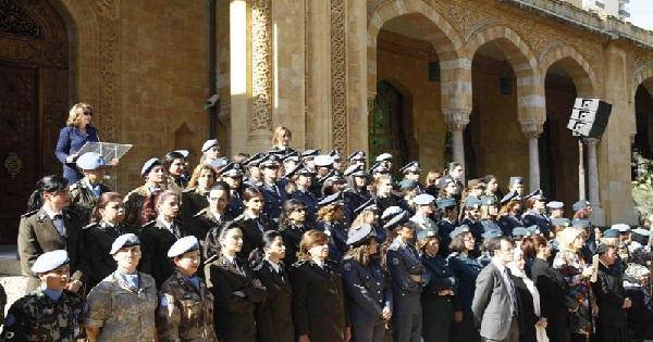 تكريم 90 لبنانية في قصر الصنوبر يعملن في المؤسسات العسكرية واليونيفيل