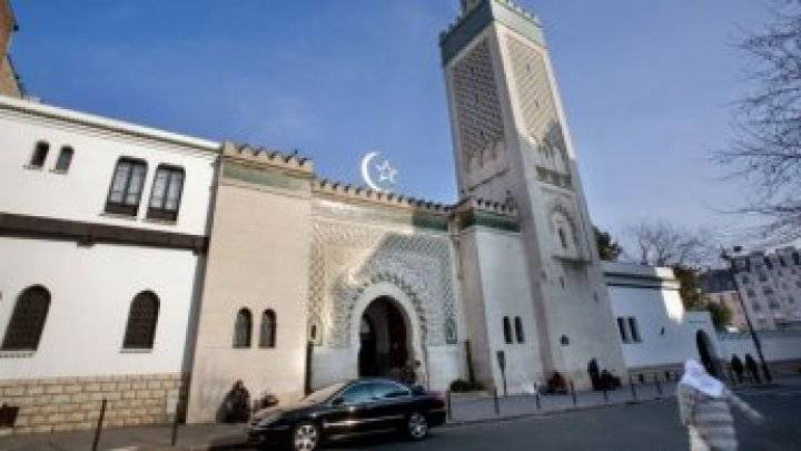 خطبة الجمعة في المساجد الفرنسية تشدد على رفض الإسلام "لإيديولوجية الكراهية"