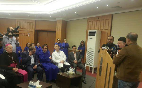 السفير البابوي ومطران بيروت للموارنة تفقدا جرحى برج البراجنة