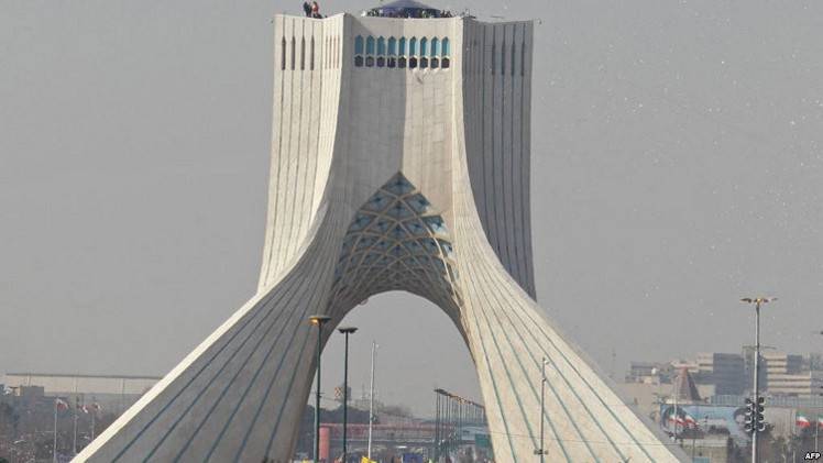 محكمة إيرانية تدين صحفيا أمريكيا بتهمة التجسس