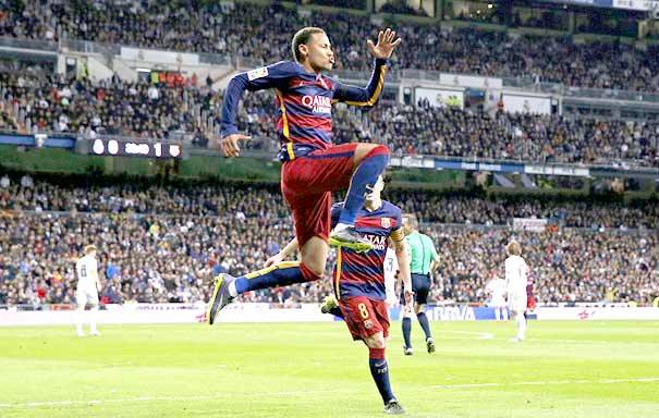 البطولات الأوروبية : برشلونة يذل ريال مدريد في معقله «سانتياغو برنابيو» والصحف تجلد «الملكي»