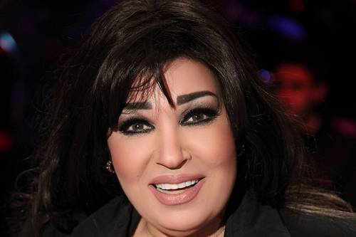 بالفيديو : فيفي عبده تثير أزمة دينية وتتلو القرآن على طريقتها!