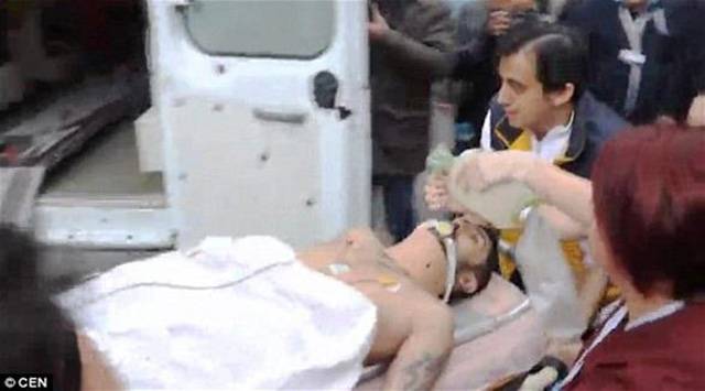 بعد ولادة زوجته يقتل طبيبة وينتحر .. فما السبب؟