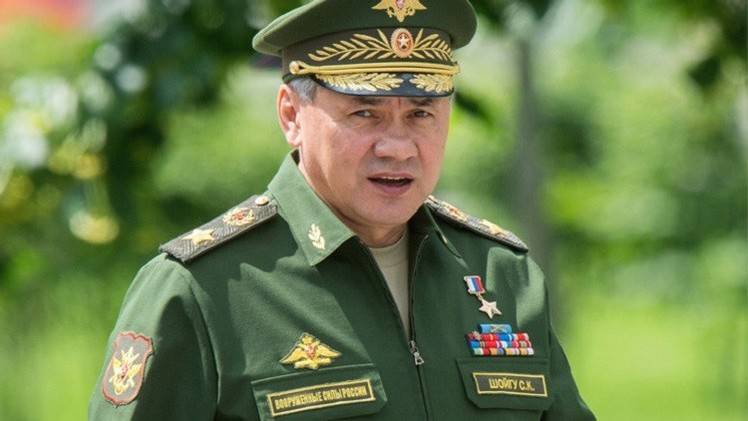 وزير الدفاع الروسي يصل القاهرة على رأس وفد رفيع