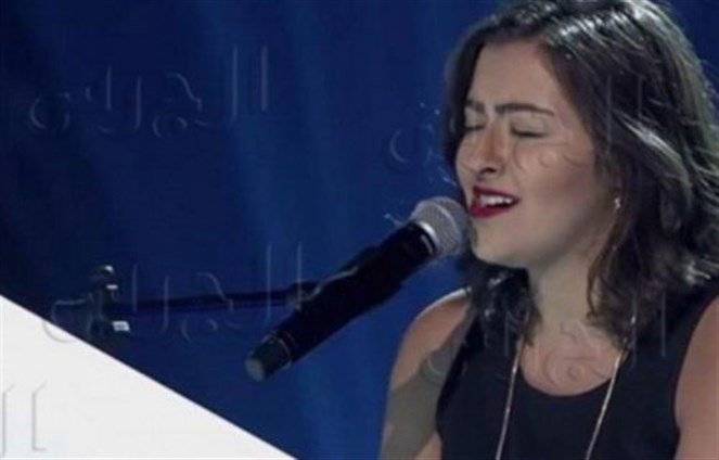 قصة حب بين مشتركي "The Voice"؟