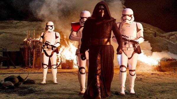 كم حصد فيلم Star Wars  قبل بداية عرضه؟