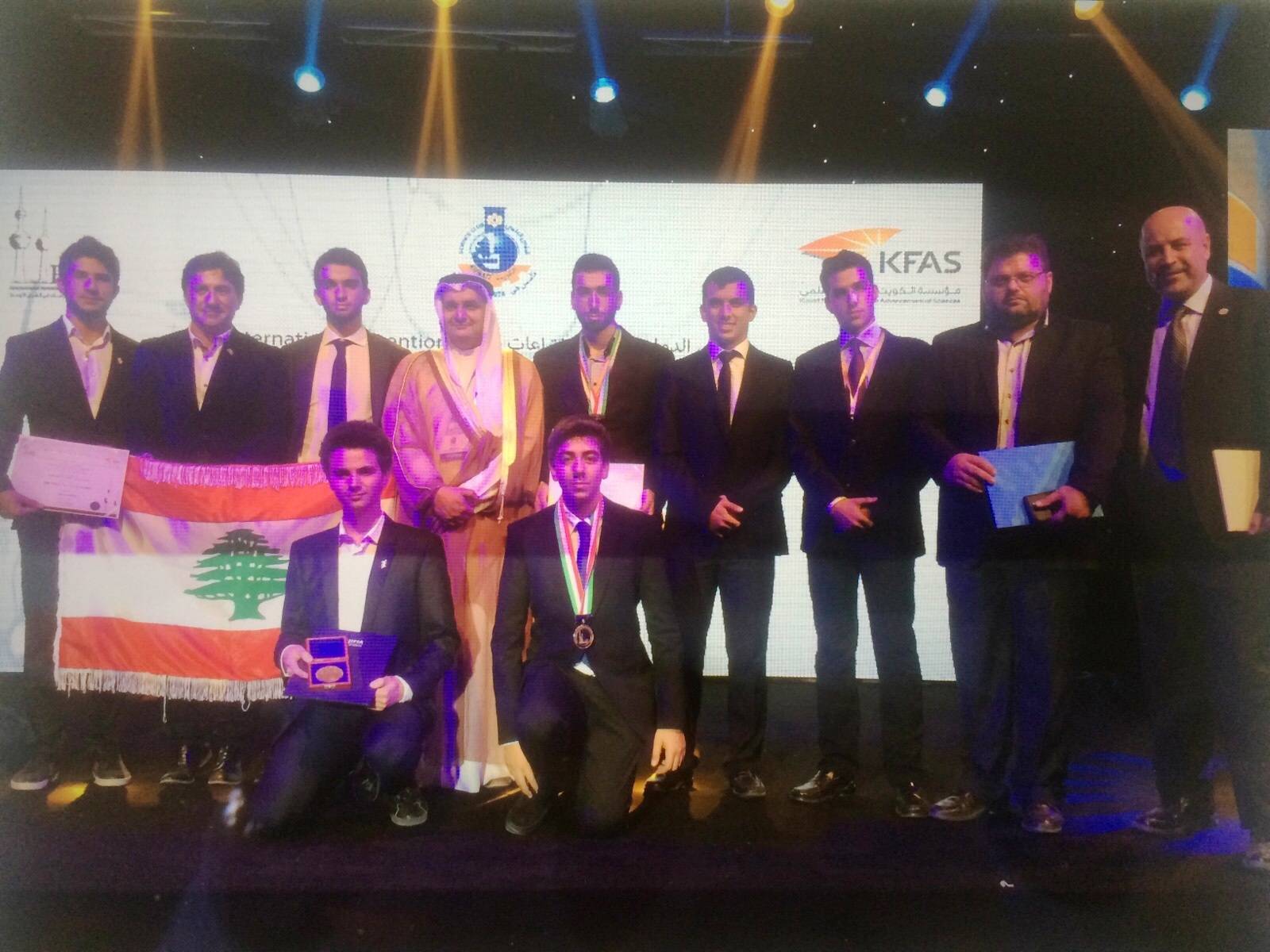 3 ميداليات ذهبية وميدالياتان برونزيتان لمباراة العلوم في معرض الكويت