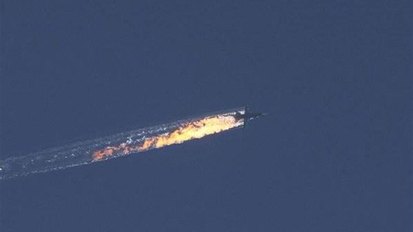 ائتلاف المعارضة السوري عن قيادي بالجيش الحر: طيار روسي بأيدينا والآخر قتل بعد إسقاط تركيا لطائرتهما