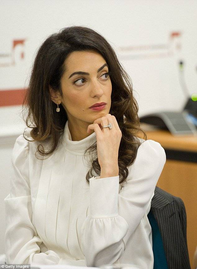 لماذا تخلّت أمل علم الدين عن خاتم زفافها؟