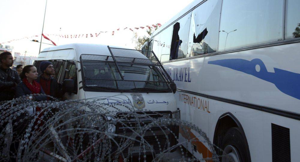 بالفيديو تفجير حافلة تقل عناصر من الأمن الرئاسي وسط العاصمة التونسية
