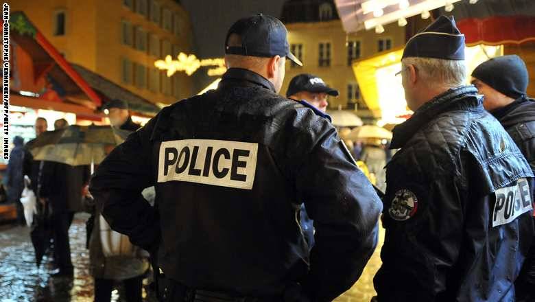 شرطة ألمانيا تحقق بصحة احتمال وجود صلاح عبدالسلام في ضاحية ألمانية.. وشرطة باريس تعيد فتح محطة مترو