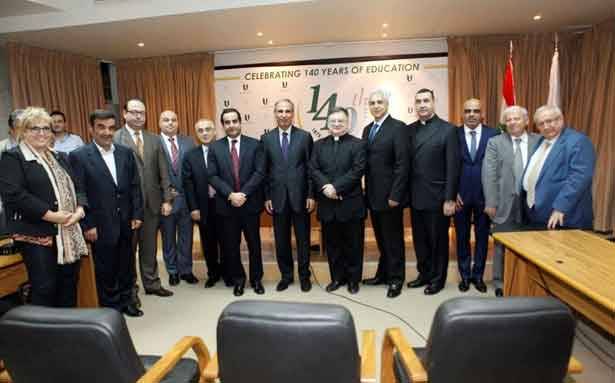 النائب الأول لحاكم مصرف لبنان يُحاضر في جامعة الحكمة