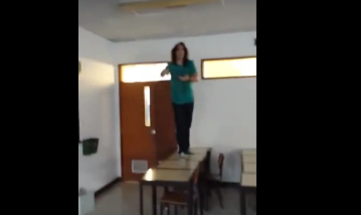 بالفيديو- أرادت الاستعراض أمام زملائها فتسببت في كارثة!