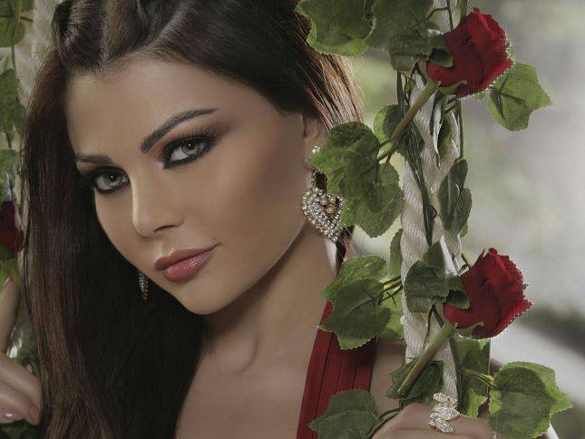هيفاء وهبي غاضبة: هل يعقل أن يفبركوا أخباراً لا علم لي بها؟