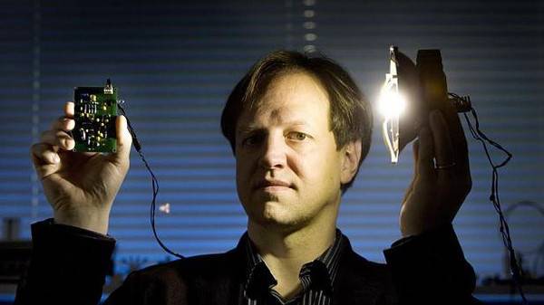 Li-Fi ..أسرع من Wi-Fi بـ 100 مرة!